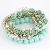 Pulseiras com contas mix em flores